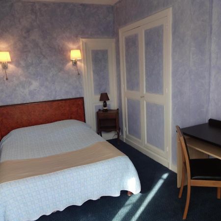 Hotel La Champagne Ardenne Cabourg Bagian luar foto