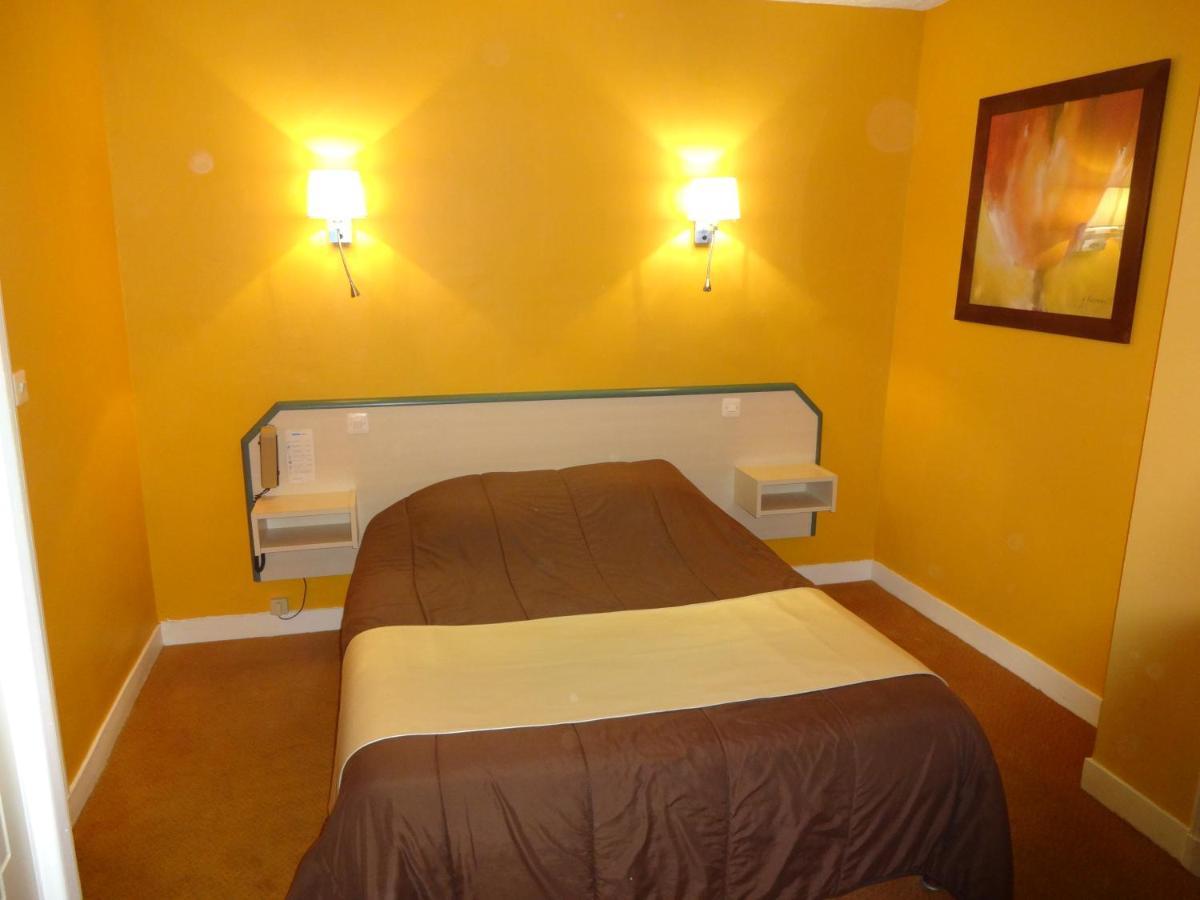 Hotel La Champagne Ardenne Cabourg Bagian luar foto