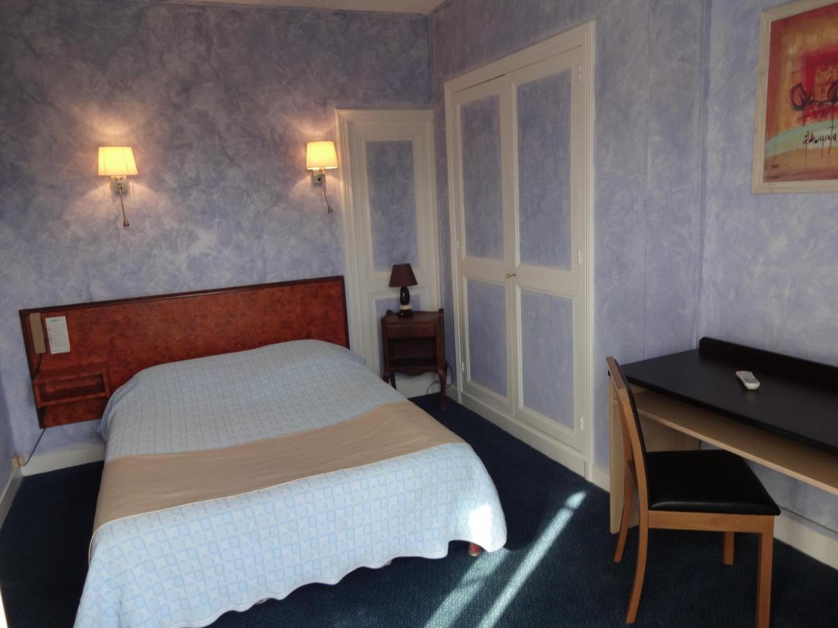 Hotel La Champagne Ardenne Cabourg Bagian luar foto