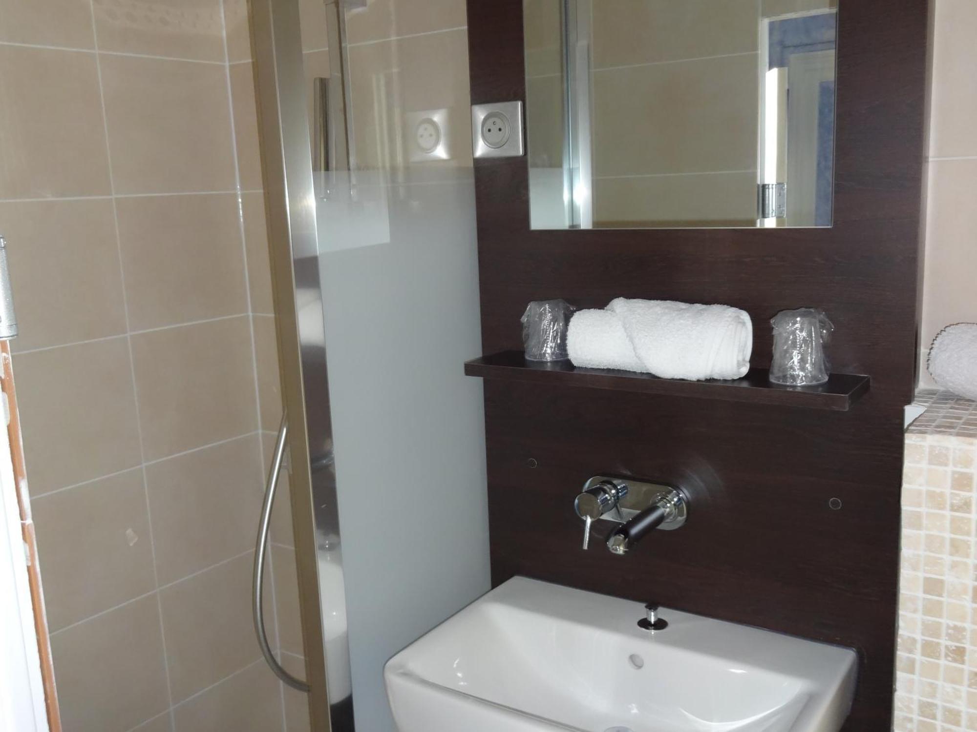Hotel La Champagne Ardenne Cabourg Ruang foto