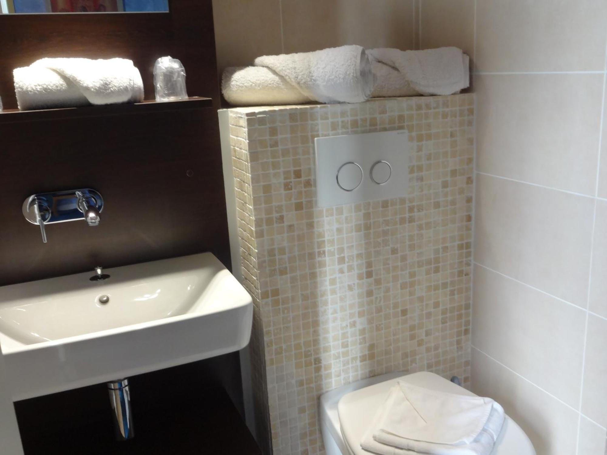 Hotel La Champagne Ardenne Cabourg Ruang foto